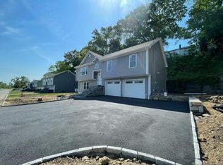 533 Seltsam Rd, Bridgeport, CT 06602