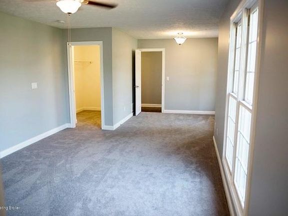 5th image of 306 Blackberry Cir
