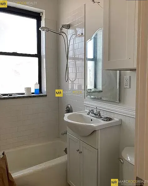 2 bed, 9999 sqft, $2,800 — Photo 4