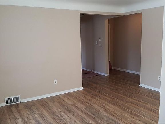 3rd image of 107 Eastman St