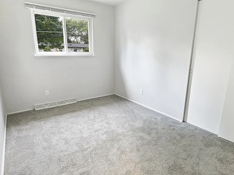 532 Holiday Ave — Photo 16