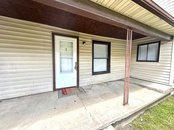 Updated 1-bed 1-Bath apartment in Webb City, 304 N Webb St A
