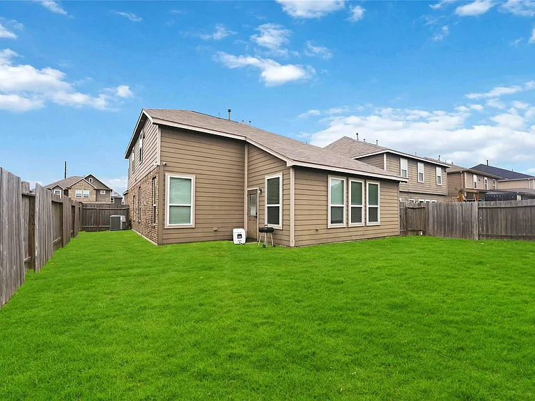 14702 Meadow Acre Trl — Photo 19
