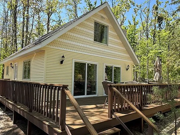6954 Whispering Pines Dr, Gaylord, MI 49735