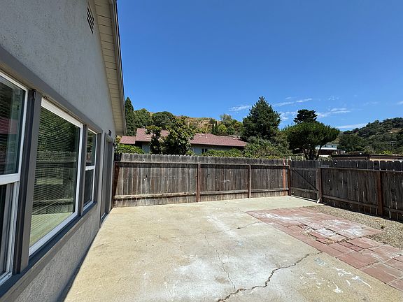 3rd image of 271 Holt St APT A