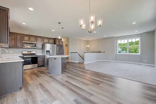 5 bed, 2340 sqft, $3,250 — Photo 3