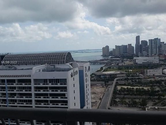 4th image of 1750 N Bayshore Dr APT 4308