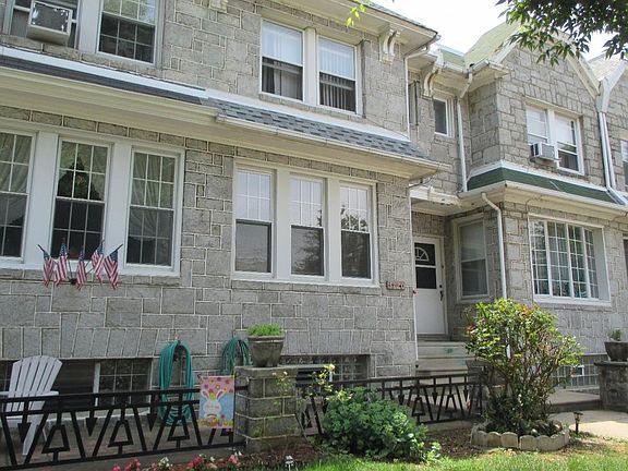 2nd image of 3120 Magee Ave