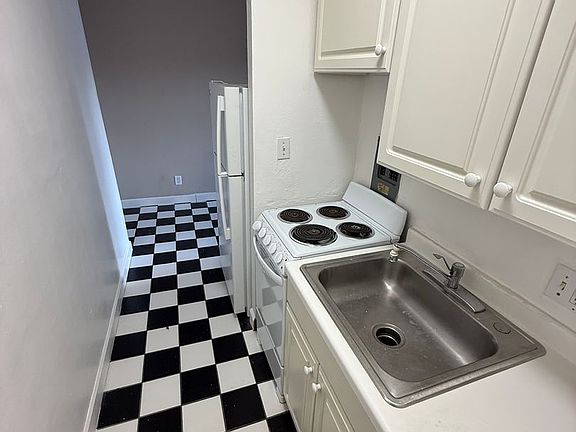 2nd image of 1653 N Prospect Ave #416