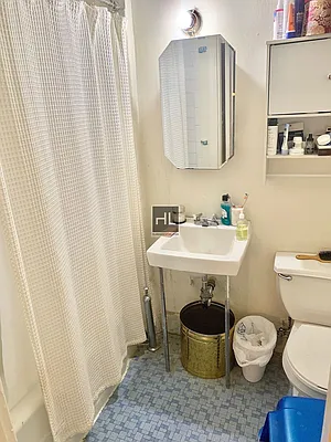 Rented by Highline Residential | media 22