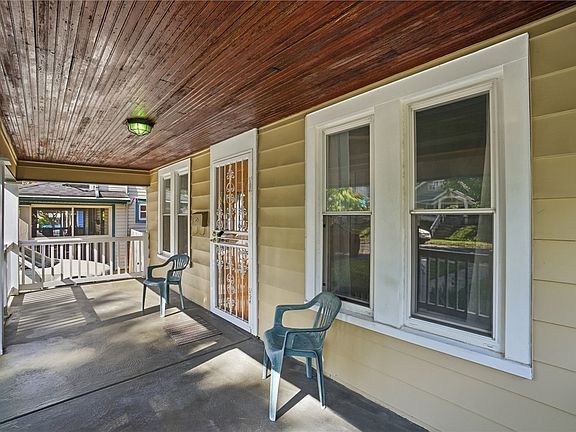 4th image of 326 Cherry Dr