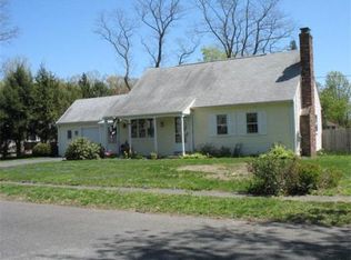 13 Barn Rd, Agawam, MA 01001