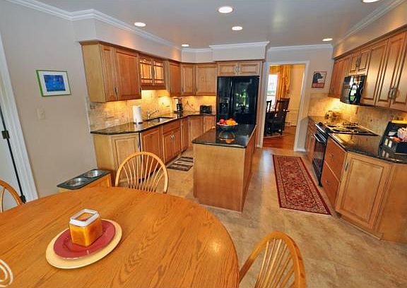 4th image of 561 Heather Ln