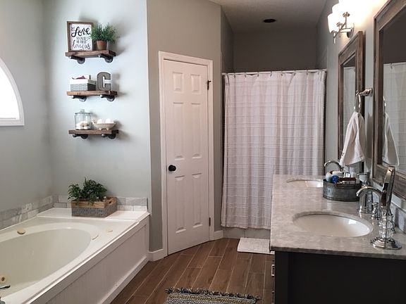 3rd image of 9914 Fieldstone Ln