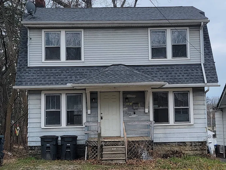 332 Noble Ave — Photo 1