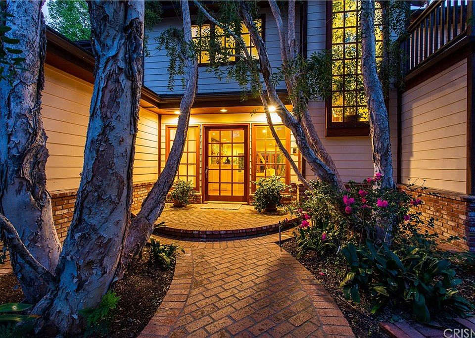 17386 Raymer St, Northridge, CA 91325 | Zillow