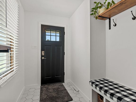 2nd image of 2612 S Fountain Ave