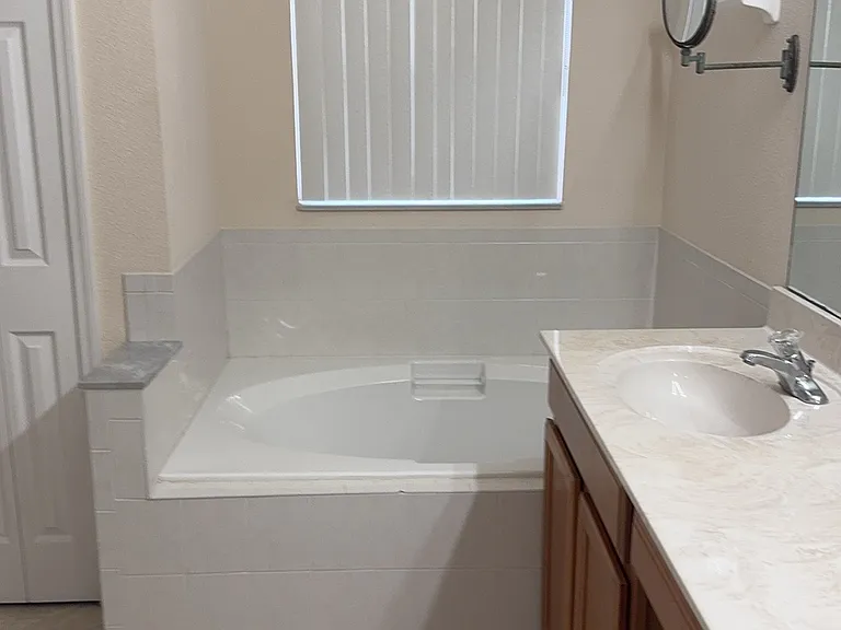 2362 Glasbern Cir — Photo 12