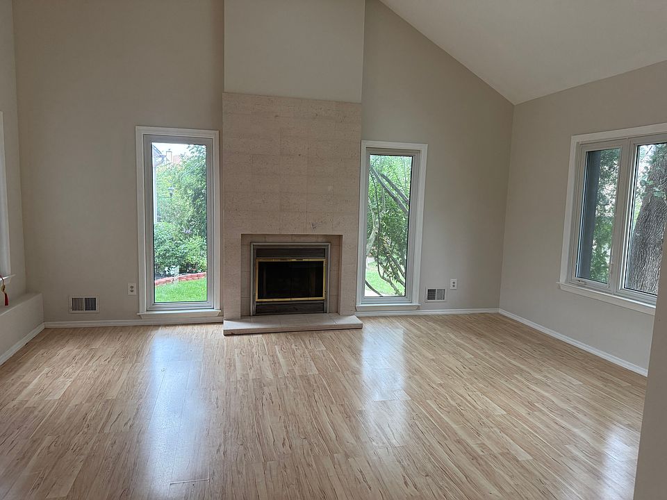 1st image of 128 Diamond Ln