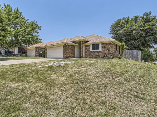 721 Sandy Trl, Fort Worth, TX 76120