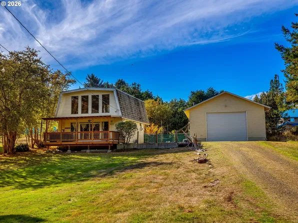 90704 Clark Rd, Warrenton, OR 97146