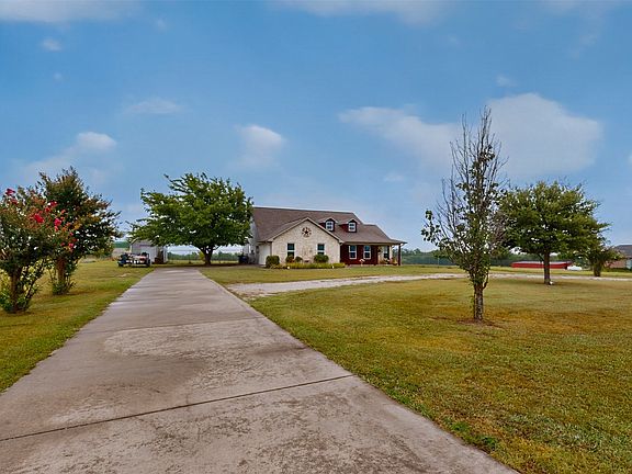 3rd image of 852 Stark Ln