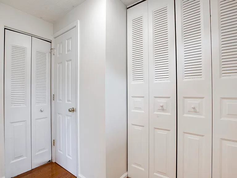 1604 Barnstead Dr — Photo 2