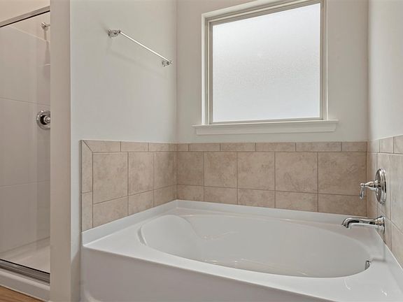4th image of 5750 Oakwood Dr