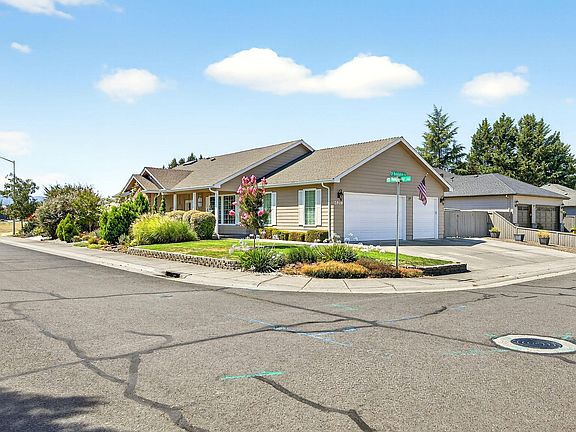 2nd image of 2918 Brookdale Dr