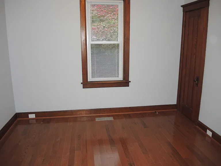 452 Williams St — Photo 10