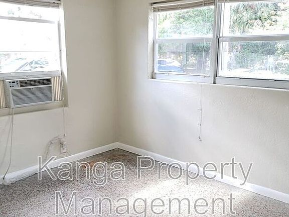 5th image of 3718 Henry Ave