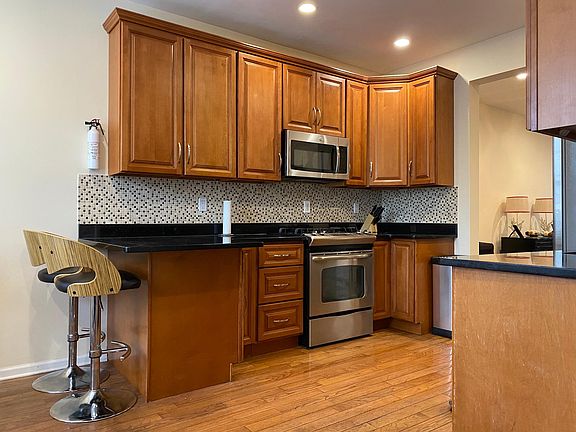 4th image of 518 Coventry Dr