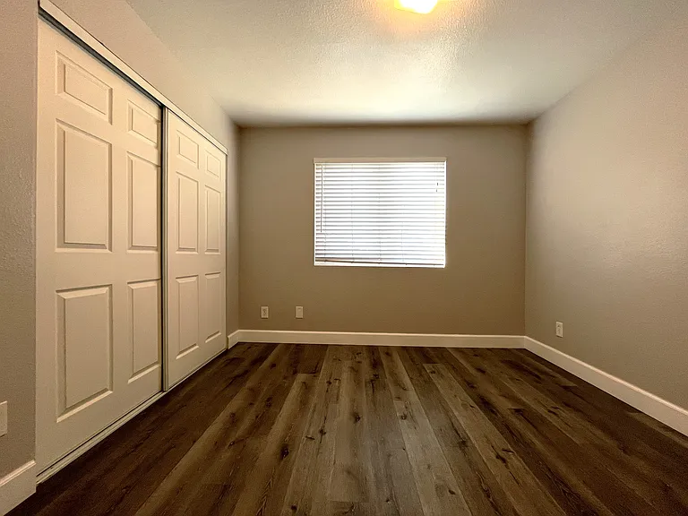 1043 Temple Ave #8 — Photo 4