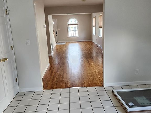 4th image of 40 Park Ave #378