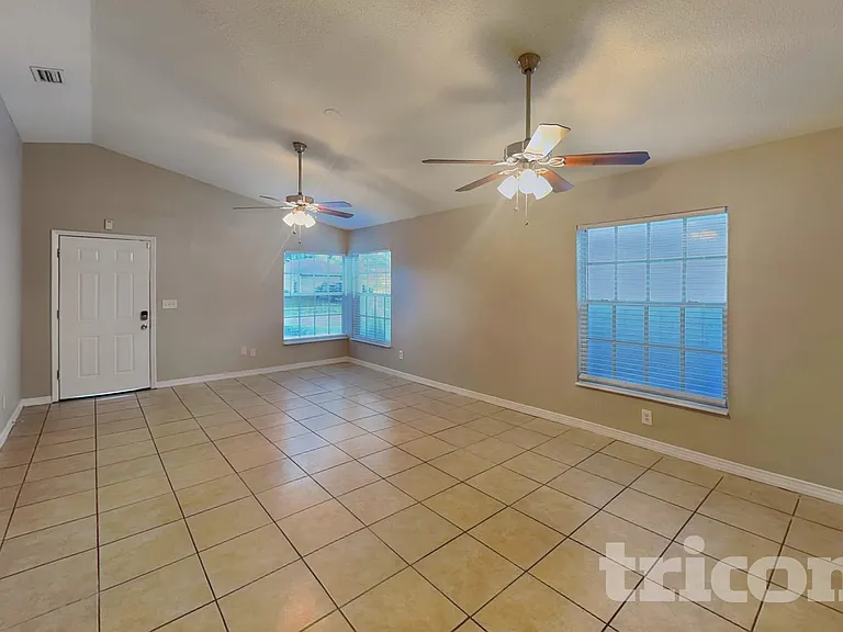 682 Channing Dr — Photo 4