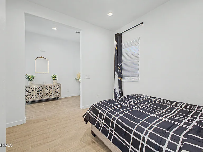 9623 W Flower St — Photo 16
