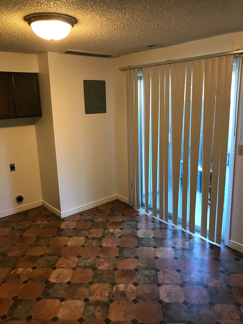 Idaho Ave. - 674 — Photo 3