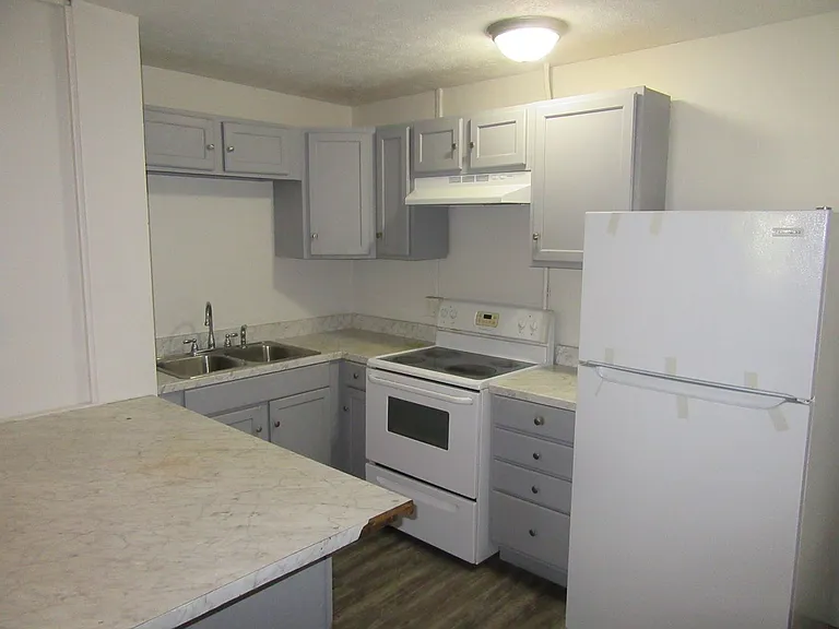 1511 Molitor Ave #6 — Photo 6
