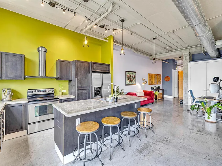 425 N Andrews Ave #303 — Photo 13