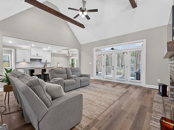 5th image of 2513 Lily Ln