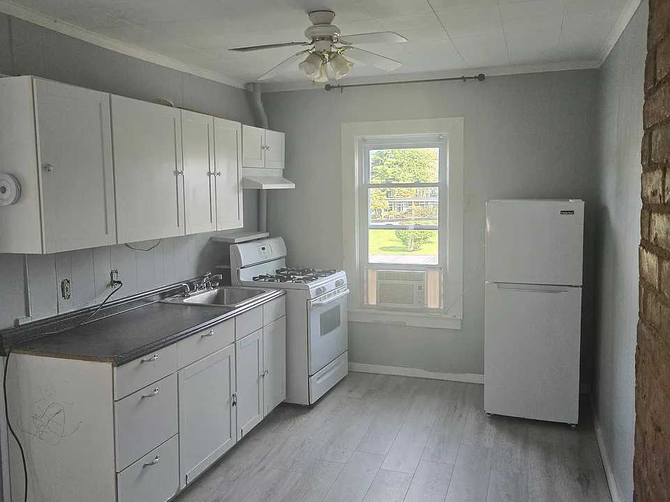 125 S Grand Ave #1