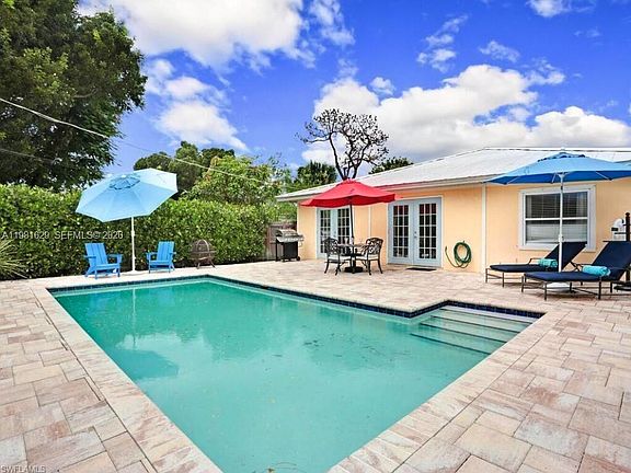 3rd image of 856 98th Ave N