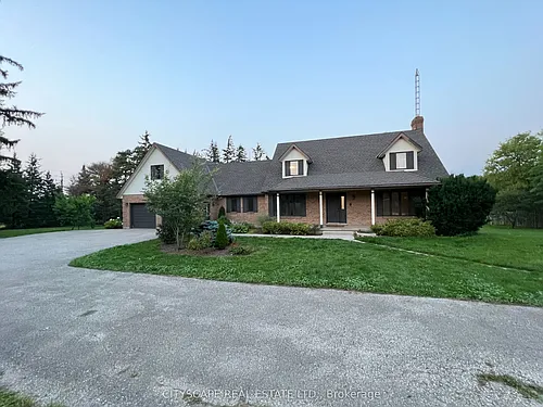 2361 Victoria St N Photo 1