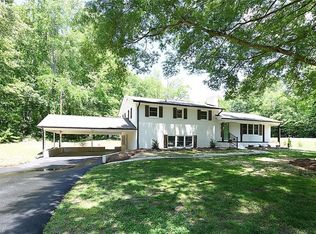 2791 Lockwood Dr, Winston Salem, NC 27103