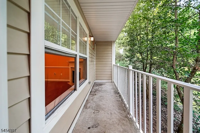 3 bed, 2.5 bath, $4,200 — Photo 3