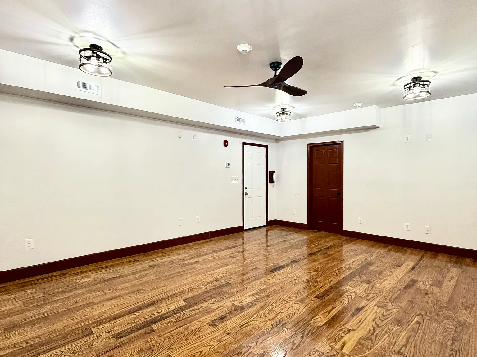 2 bed, 850 sqft, $1,500 — Photo 3