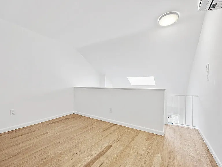 321 E 22nd St #6U — Photo 6