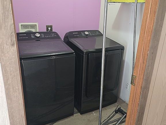 4th image of 107 E Caniff Ct #22