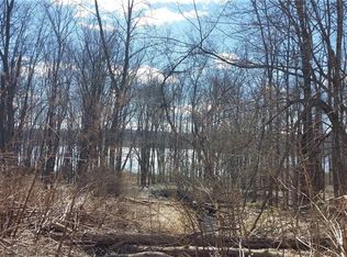 Maple Ave, Monroe, NY 10950