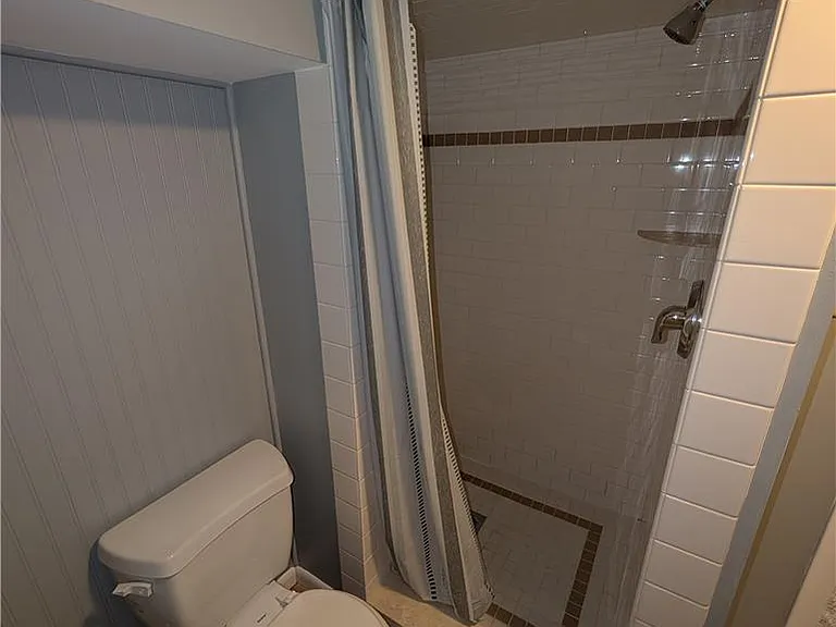 230 Diamond St — Photo 28